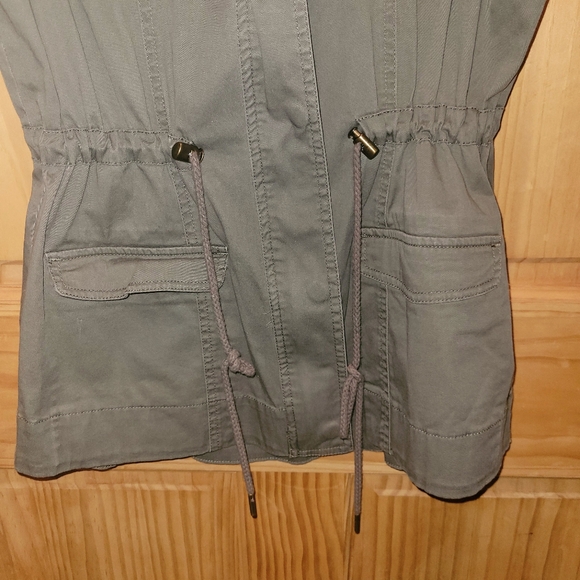 American Rag Army Green Sleeveless Vest. Size Small - Picture 3 of 5